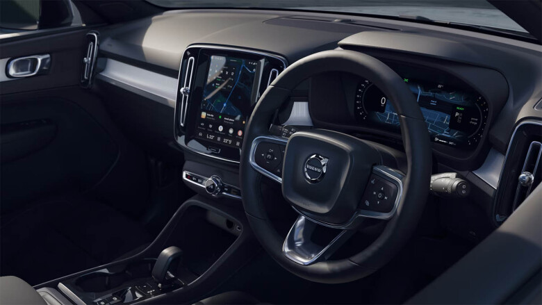 Volvo XC40 2.0 B4P Plus Pro Black Edition 5dr Auto Petrol Estate